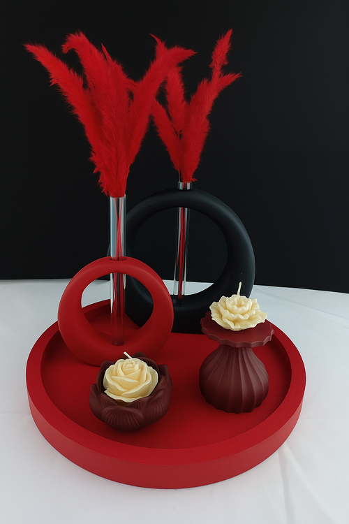 رنگ. مشکی و زرشکی