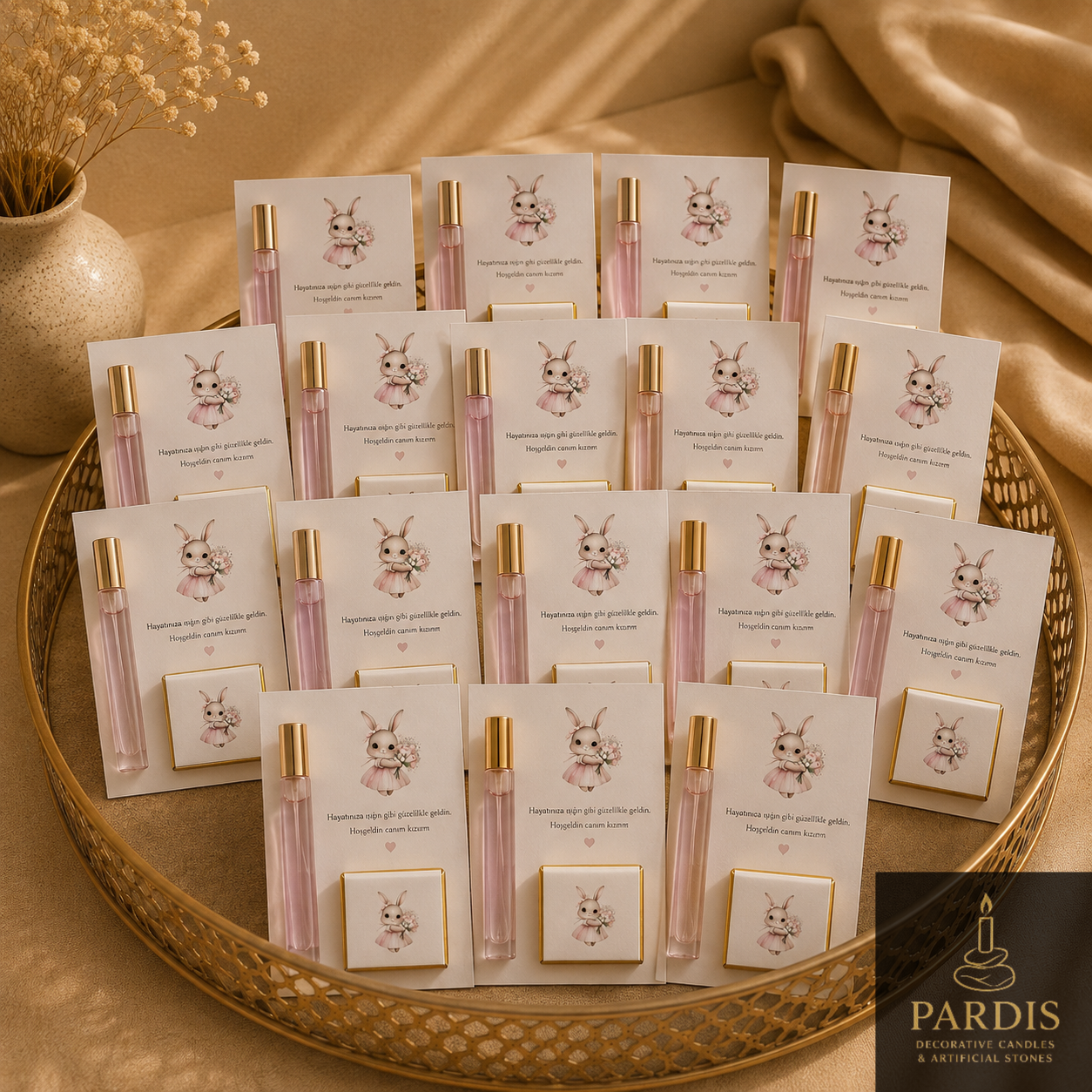 گیفت عطر و شکلات لاکچری  پک 20 عددی کپی از عکس ها پیگرد قانونی دارد