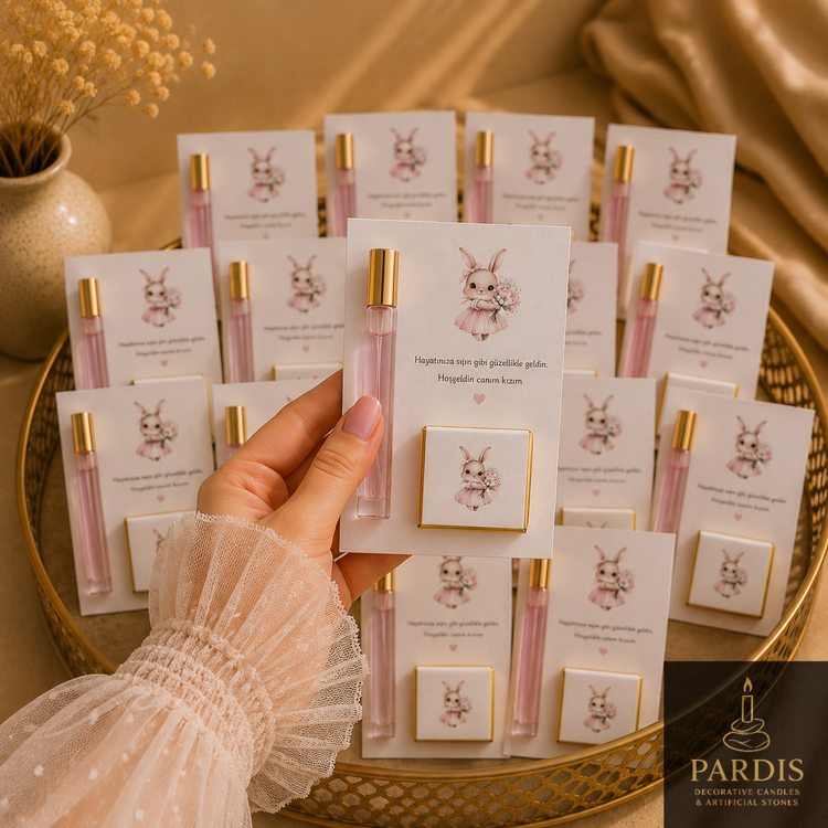 گیفت عطر و شکلات لاکچری پک 20 عددی کپی از عکس ها پیگرد قانونی دارد